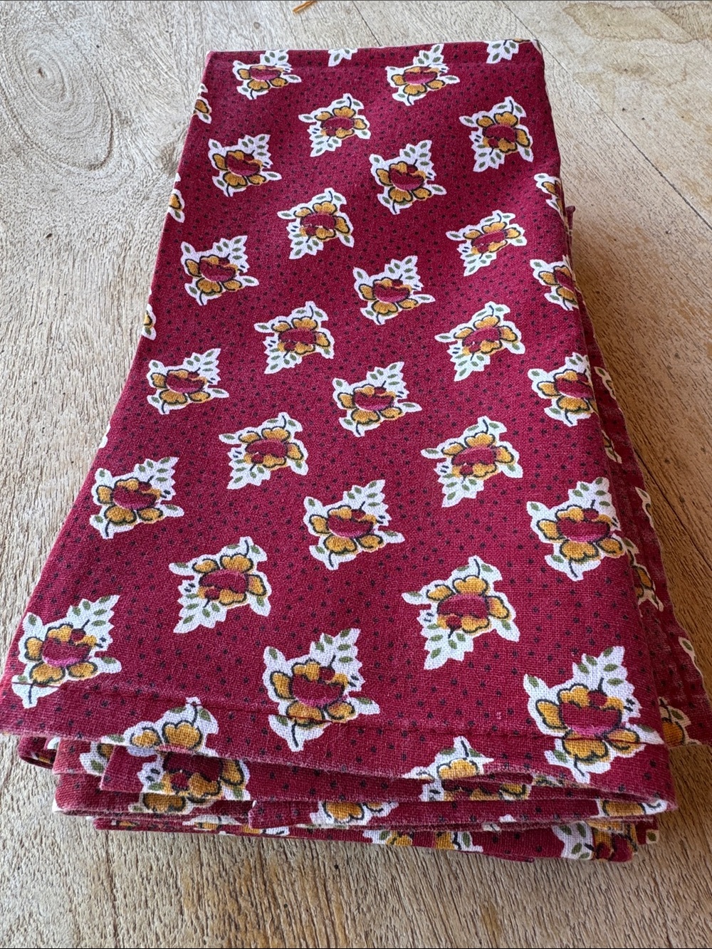 Set of 8 Wesley Manor napkins Floral Pattern Burgundy
